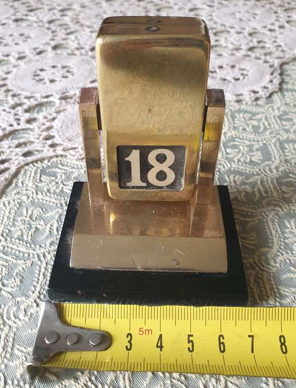 1920`S SOLID BRASS DESK CALENDER