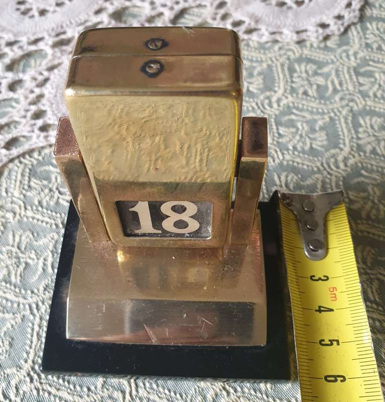 1920`S SOLID BRASS DESK CALENDER