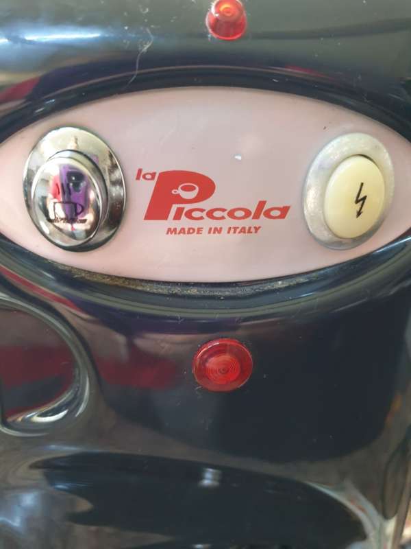 La Piccola Itatian made Espresso Machine . Excellent condition
