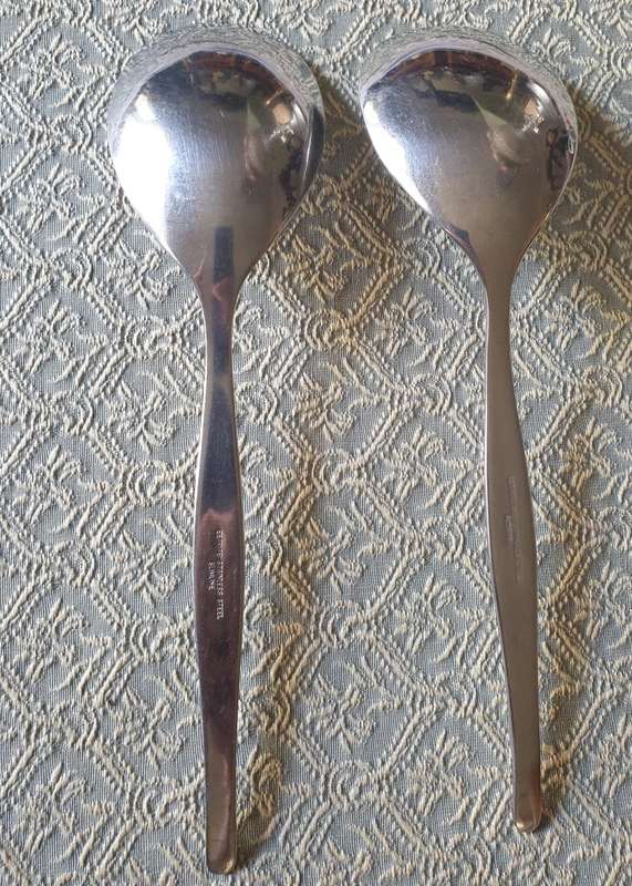 SET OF SERVING SPOONS