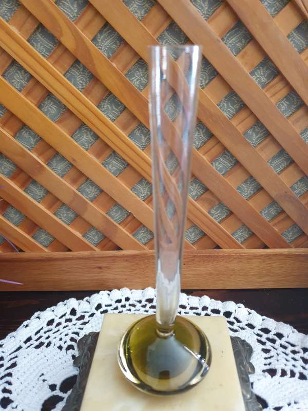 SMALL GREEN AND CLEAR GLASS VASE | DECOR | VINTAGE |