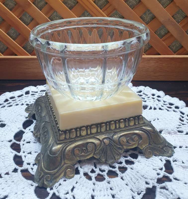 VINTAGE PYREX JELLY MOULD