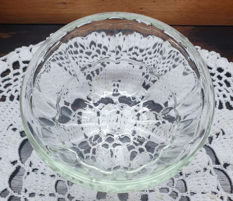 VINTAGE PYREX JELLY MOULD