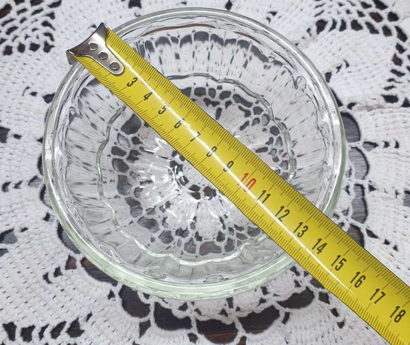 VINTAGE PYREX JELLY MOULD