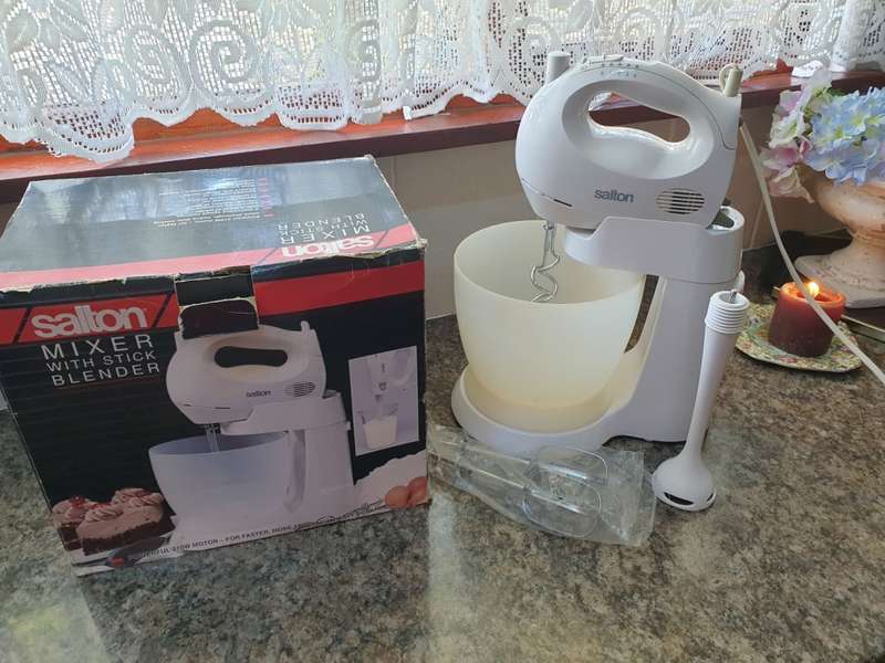 Salton mixer with stick blender