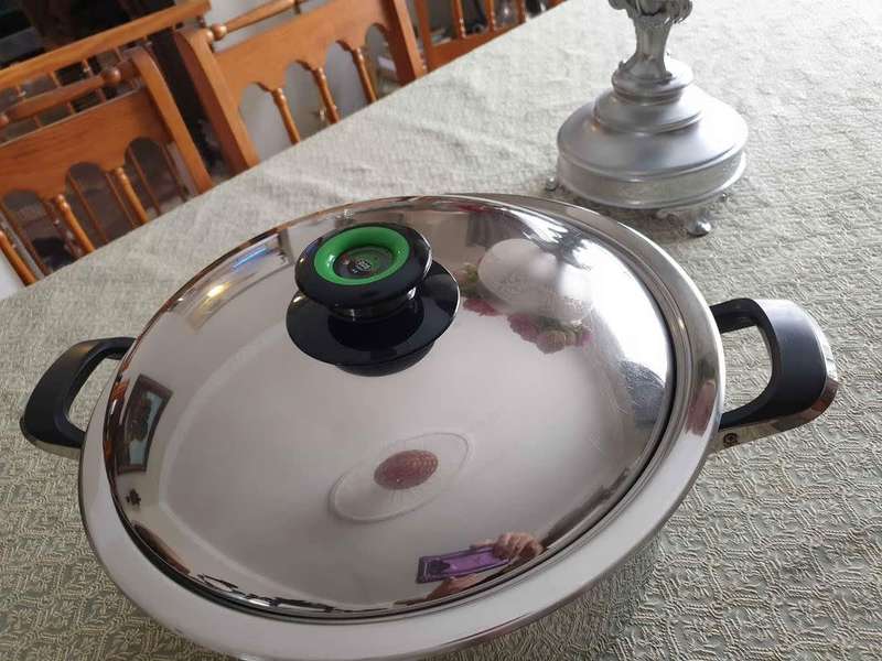 AMC COOKWARE ... 30 CM GOURMET SUPER HIGH