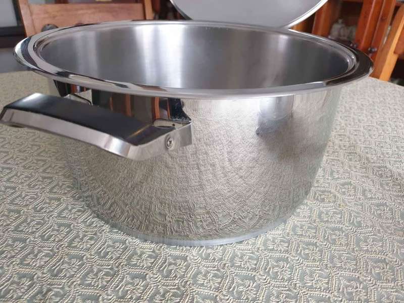 AMC COOKWARE ... 30 CM GOURMET SUPER HIGH