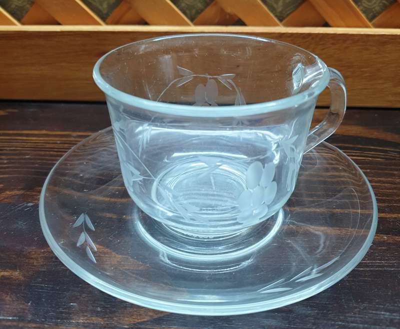 ARCOROC FRANCE TEA SET | FRENCH | KITCHENALIA | CLEAR GLASS WITH PATTERN |