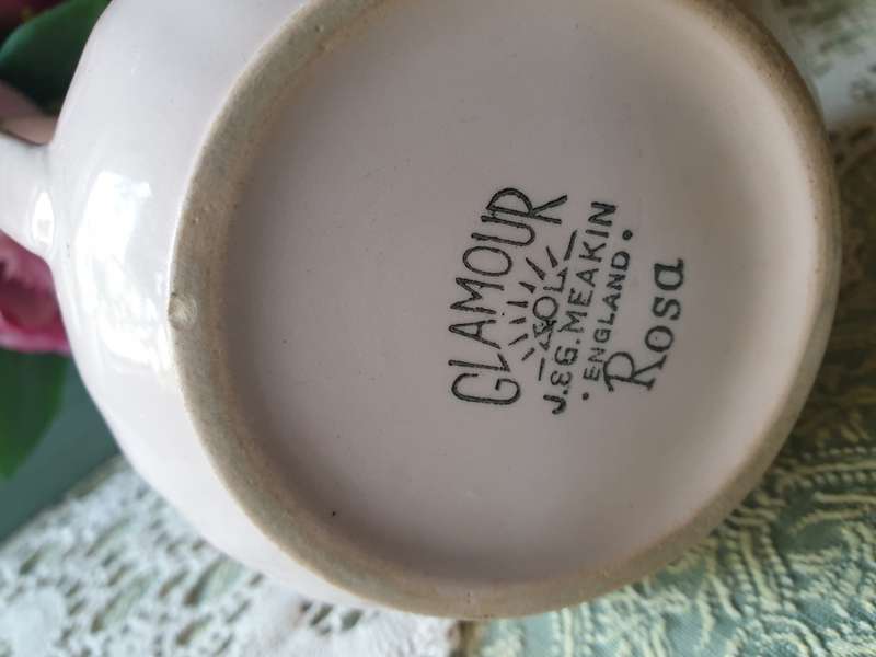 VINTAGE MILK POURER | DECOR | KITCHEN | ENGLISH |