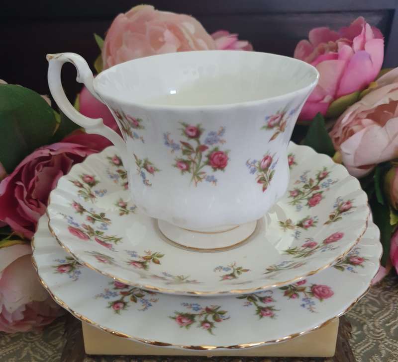ROYAL ALBERT TRI SET | WINSOME | ENGLAND | 01 |