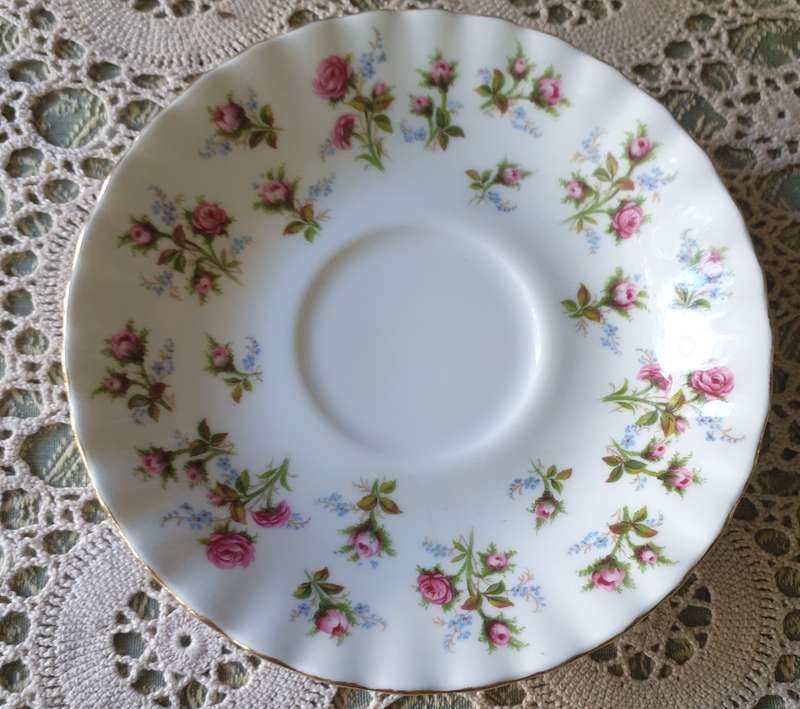 ROYAL ALBERT | REPLACEMENT SAUCER AND SIDE PLATE | WINSOME | ENGLAND |