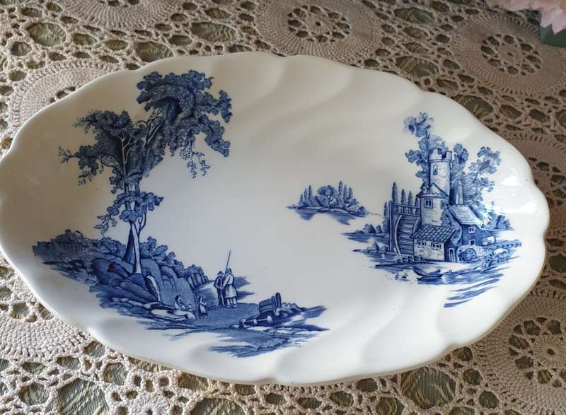 OLD MILL GRAVY BOAT AND TRAY | ENGLISH | BLUE AND WHITE |
