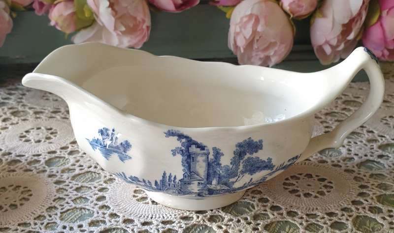 OLD MILL GRAVY BOAT AND TRAY | ENGLISH | BLUE AND WHITE |