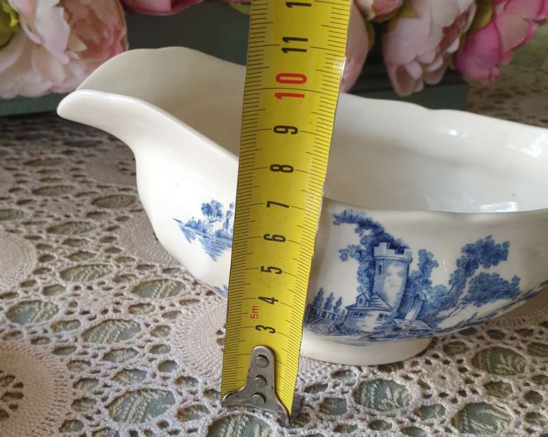 OLD MILL GRAVY BOAT AND TRAY | ENGLISH | BLUE AND WHITE |