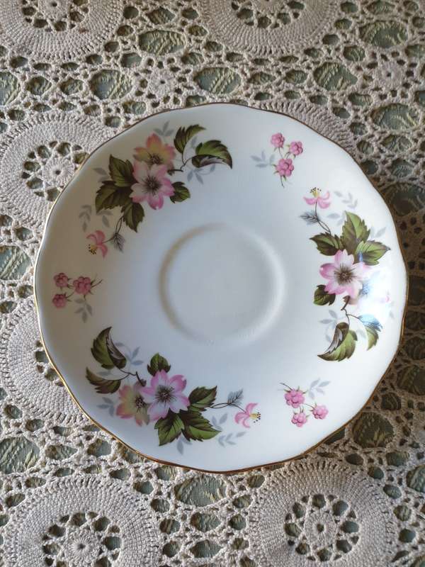 Queen Ann Replacement Saucer and Side Plate