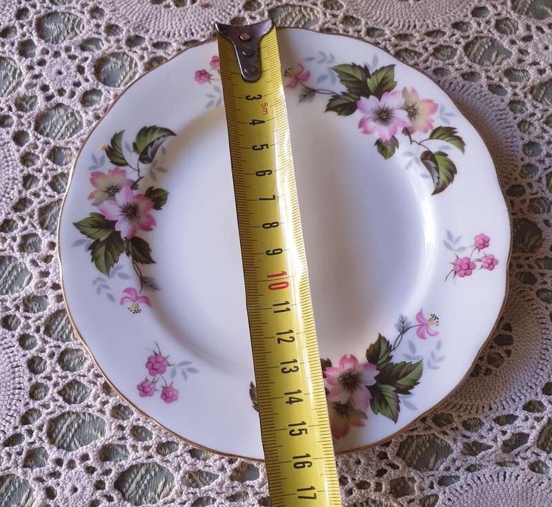 Queen Ann Replacement Saucer and Side Plate