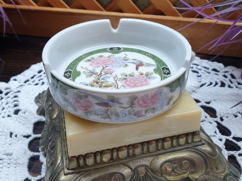 ORIENTAL ASHTRAY