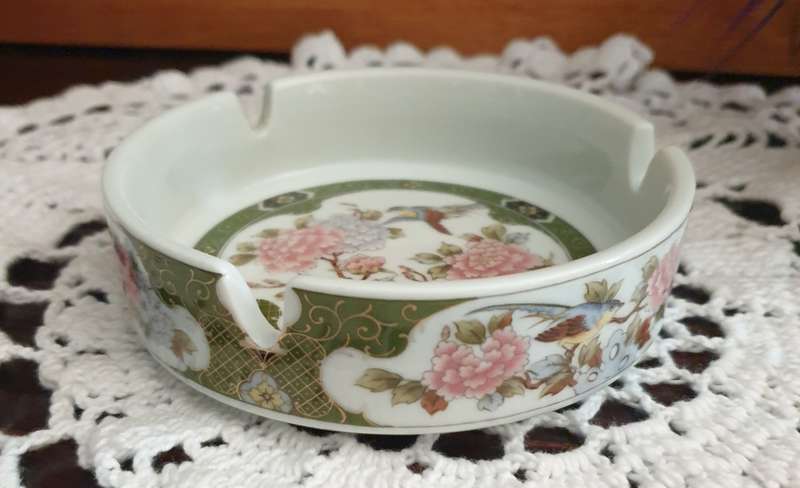 ORIENTAL ASHTRAY