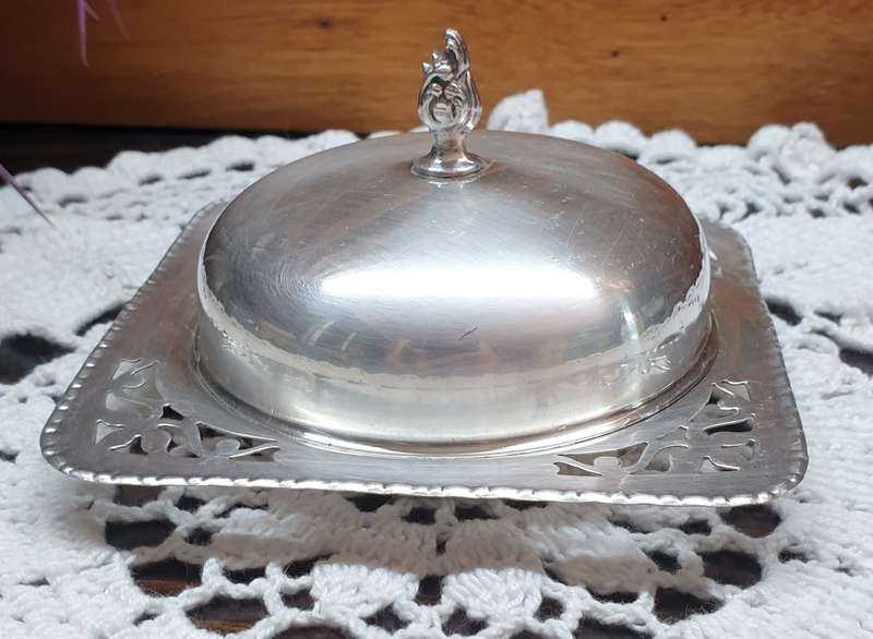 SILVER PLATED BUTTER DISH WITH LID