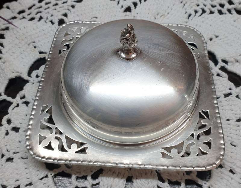 SILVER PLATED BUTTER DISH WITH LID