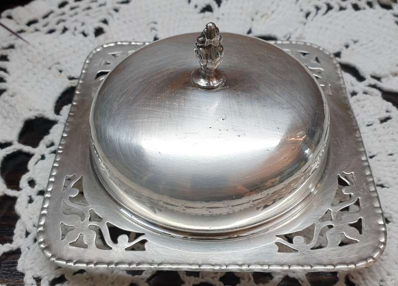 SILVER PLATED BUTTER DISH WITH LID