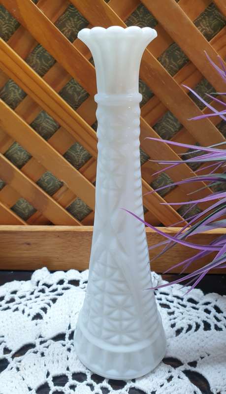 SMALL MILK GLASS VASE FOR YOUR COLLECTION