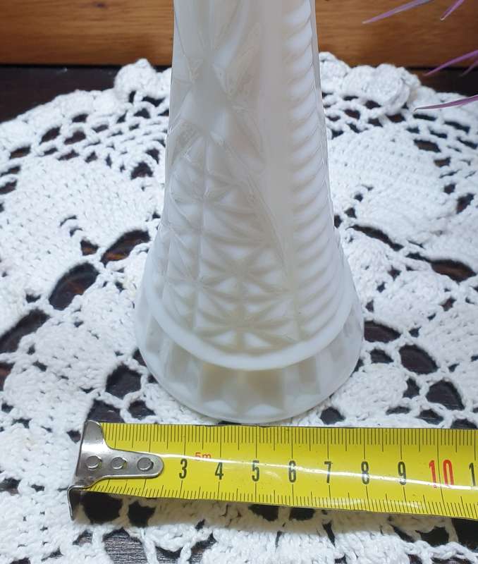 SMALL MILK GLASS VASE FOR YOUR COLLECTION