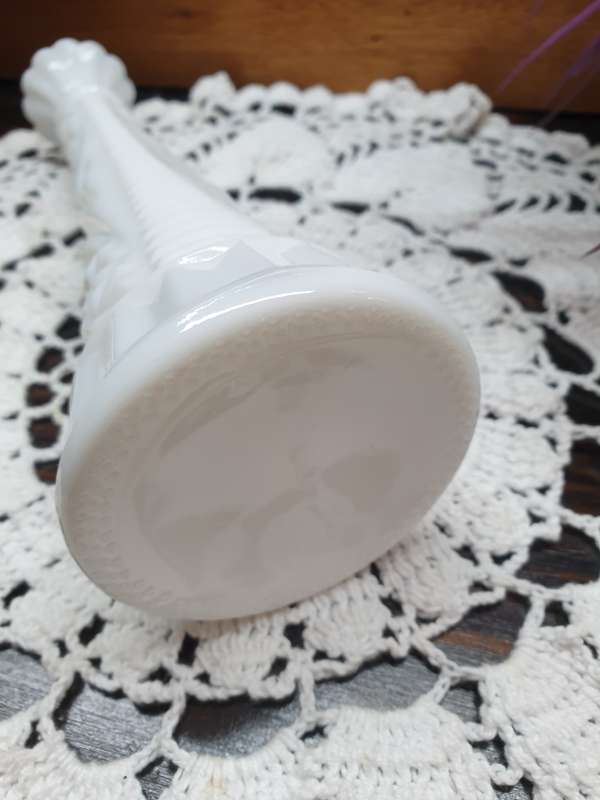 SMALL MILK GLASS VASE FOR YOUR COLLECTION