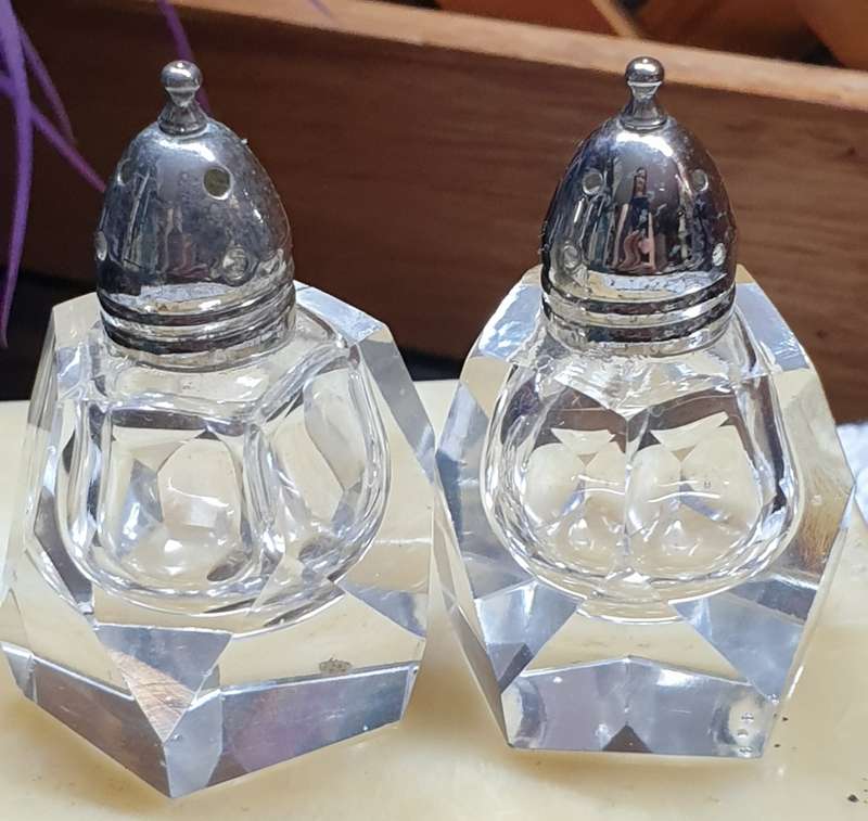 CRYSTAL SALT & PEPPER SHAKER