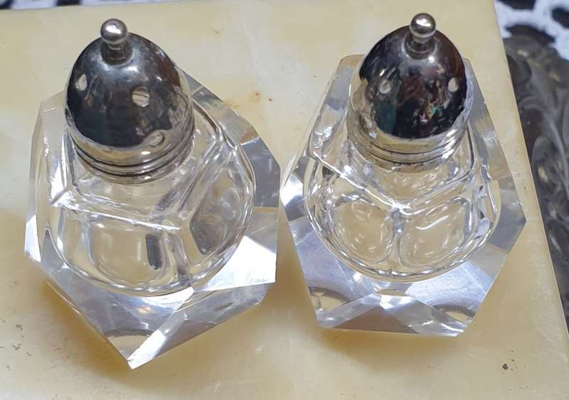 CRYSTAL SALT & PEPPER SHAKER