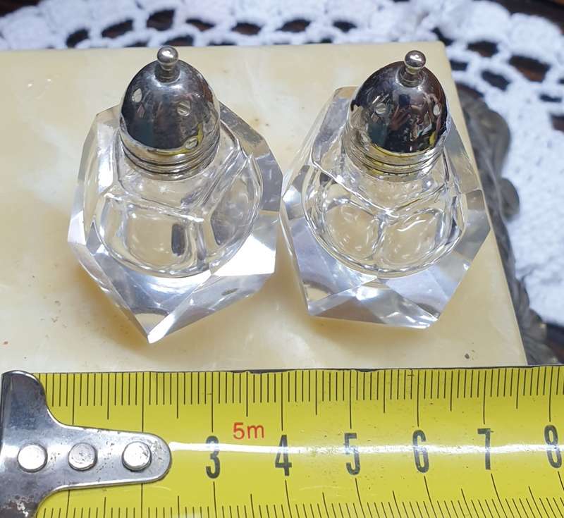 CRYSTAL SALT & PEPPER SHAKER
