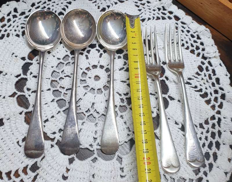 SILVER PLATED SPOONS AND FORKS (03)