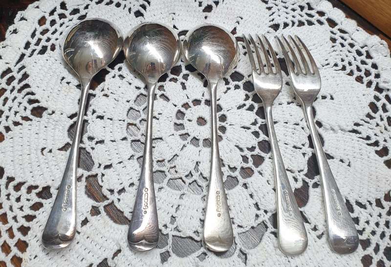 SILVER PLATED SPOONS AND FORKS (03)
