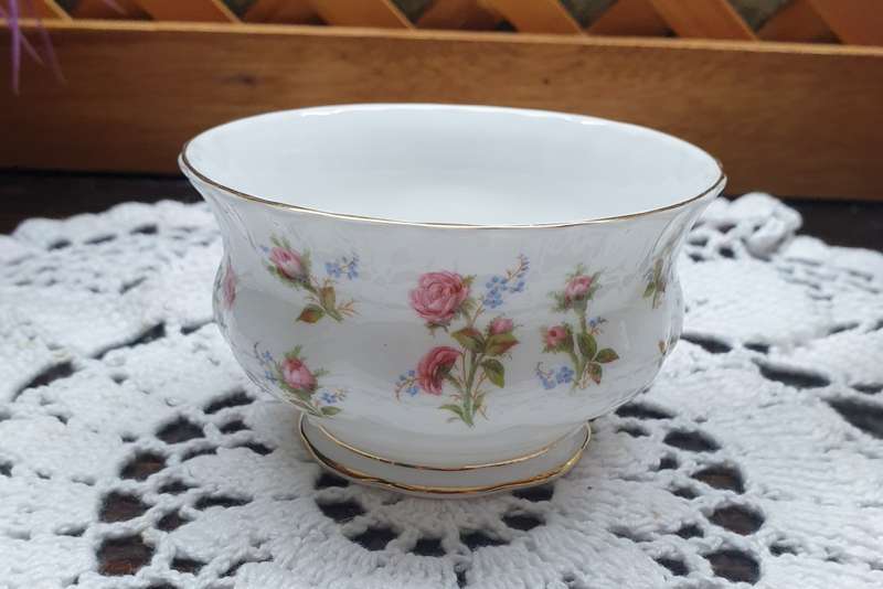 ROYAL ALBERT SUGAR BOWL & MILK POURER | WINSOME | ENGLAND | BONE CHINA |