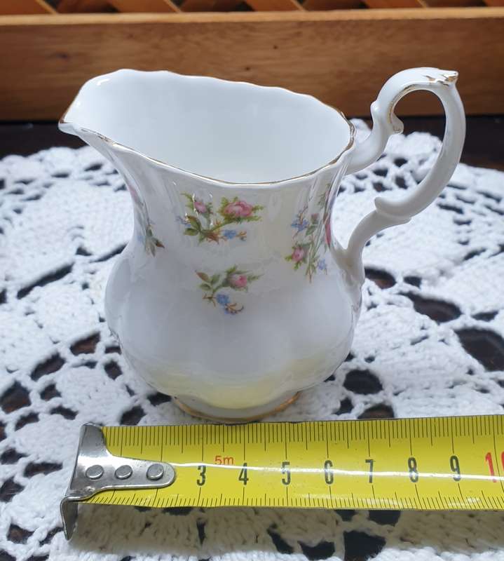 ROYAL ALBERT SUGAR BOWL & MILK POURER | WINSOME | ENGLAND | BONE CHINA |