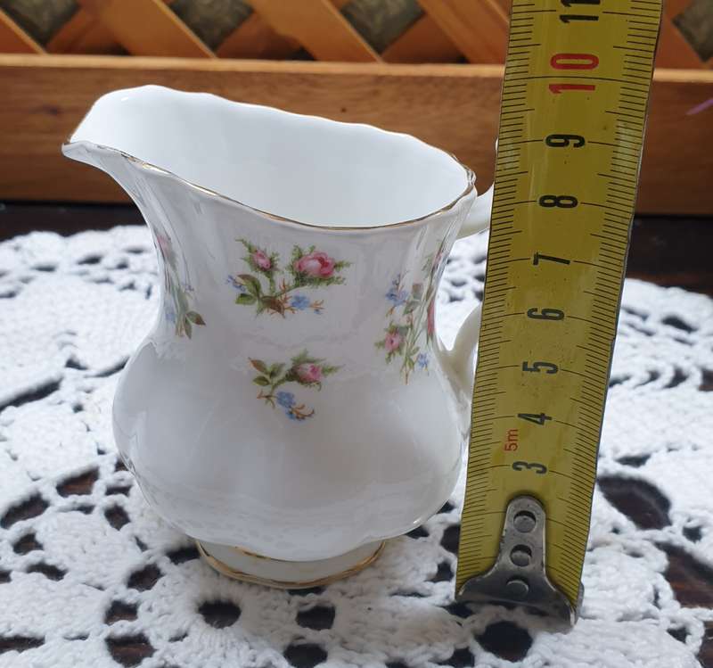 ROYAL ALBERT SUGAR BOWL & MILK POURER | WINSOME | ENGLAND | BONE CHINA |