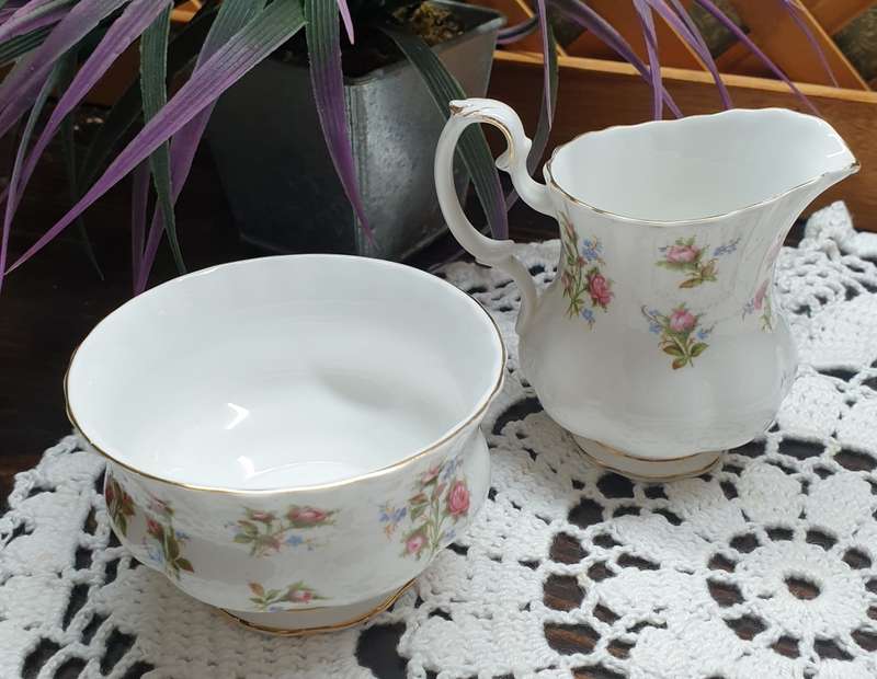 ROYAL ALBERT SUGAR BOWL & MILK POURER | WINSOME | ENGLAND | BONE CHINA |