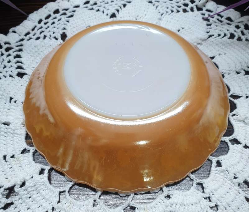 Carnival Glass Bowl / PLATE