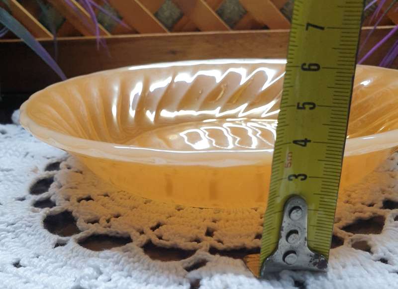 Carnival Glass Bowl / PLATE