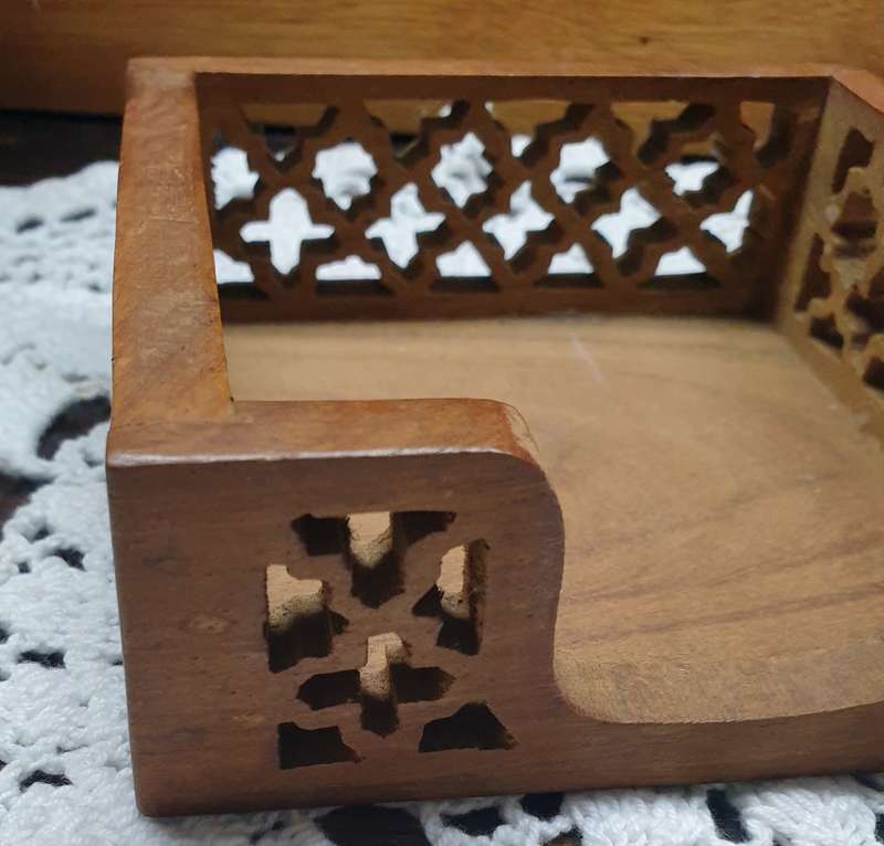 SMALL WOODEN NAPKIN/PAPER HOLDER