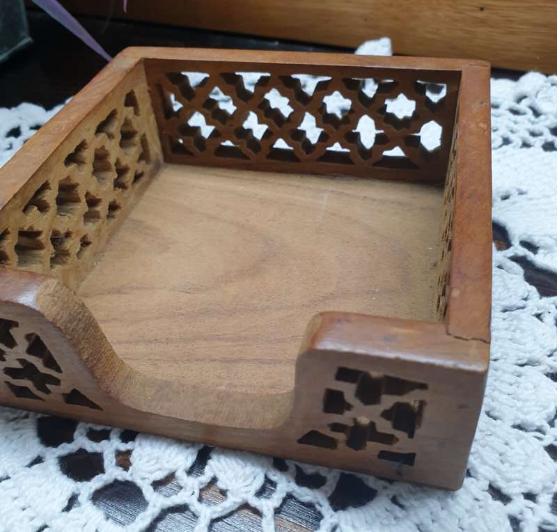 SMALL WOODEN NAPKIN/PAPER HOLDER