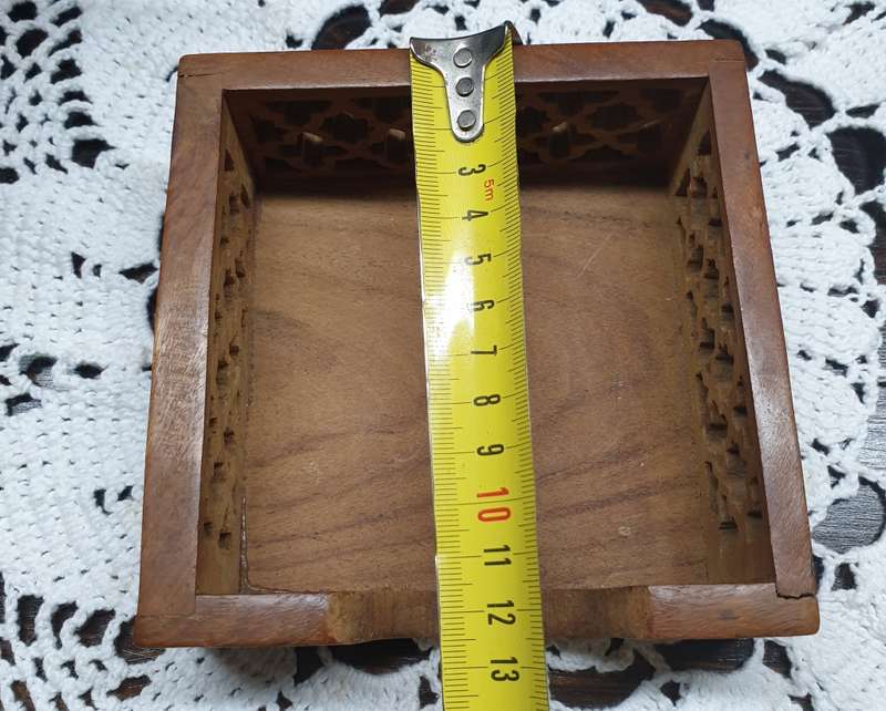 SMALL WOODEN NAPKIN/PAPER HOLDER