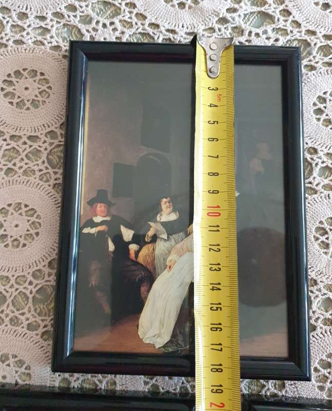 SET OF PRINTS WITH PHOTO FRAMES