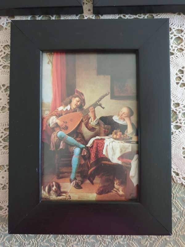 SET OF PRINTS WITH PHOTO FRAMES