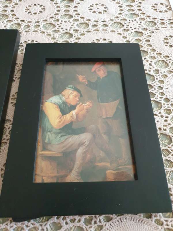 SET OF PRINTS WITH PHOTO FRAMES