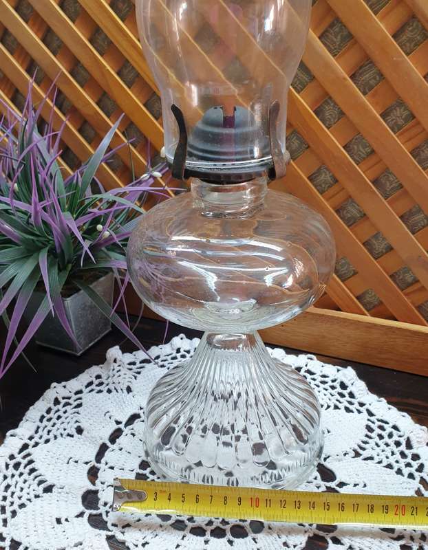 VINTAGE GLASS OIL LAMP | DECOR |