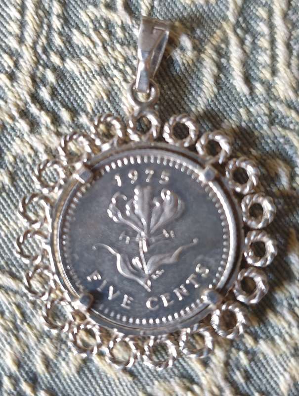 1975 RHODESIA FIVE CENT IN SILVER MOUNT