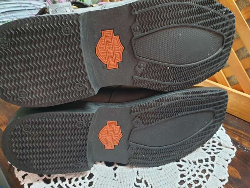 Size 9 Harley Davidson mens boots . Excellent condition