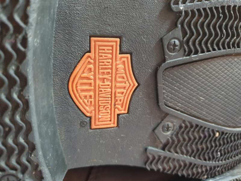 Size 9 Harley Davidson mens boots . Excellent condition