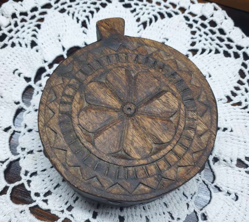 WOODEN TRINKET BOX FOR YOUR COLLECTION | DECOR |